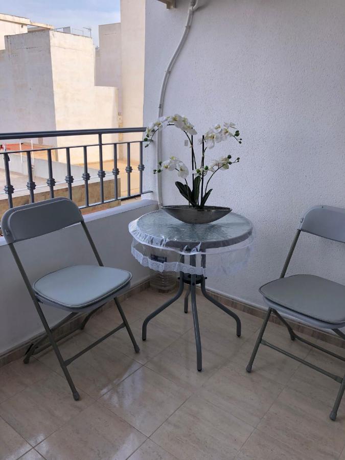 Schoene Wohnung Mit Pool , Wi-Fi Und Privat Garage Torrevieja Zewnętrze zdjęcie