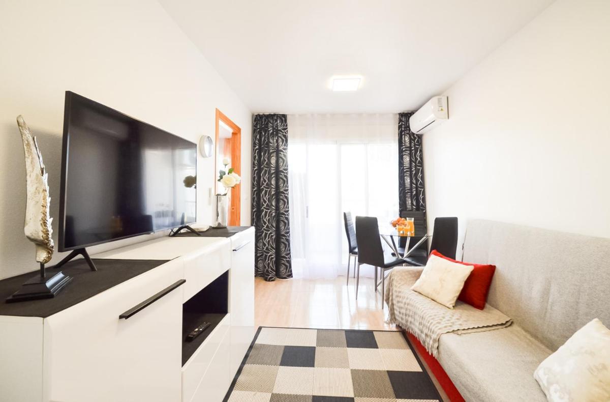 Schoene Wohnung Mit Pool , Wi-Fi Und Privat Garage Torrevieja Zewnętrze zdjęcie
