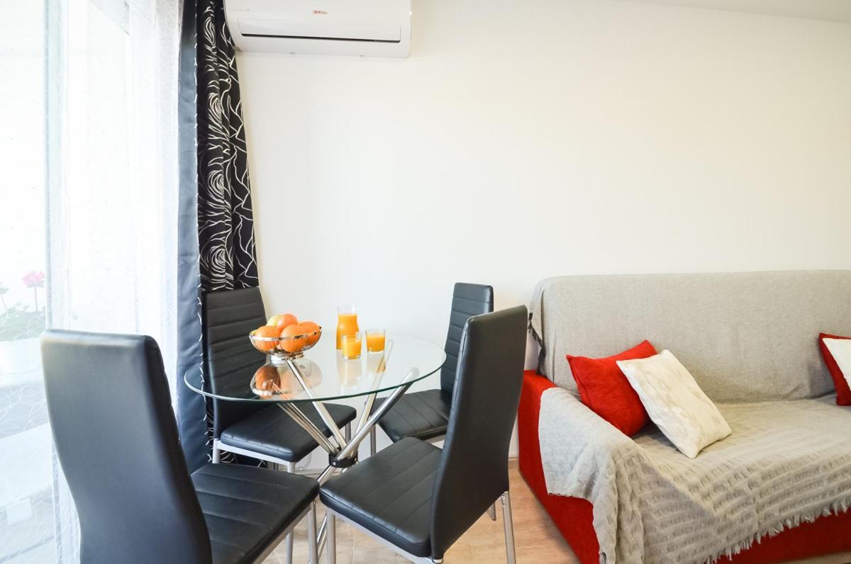 Schoene Wohnung Mit Pool , Wi-Fi Und Privat Garage Torrevieja Zewnętrze zdjęcie