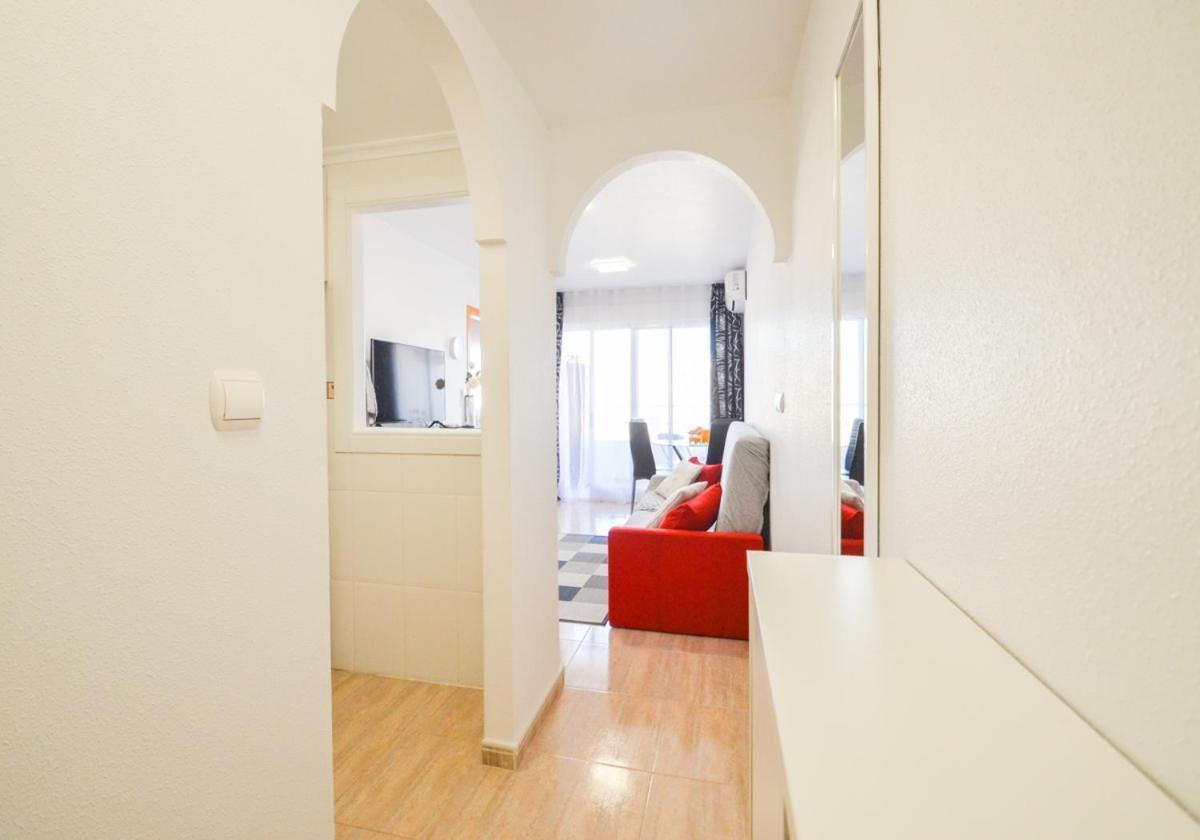 Schoene Wohnung Mit Pool , Wi-Fi Und Privat Garage Torrevieja Zewnętrze zdjęcie