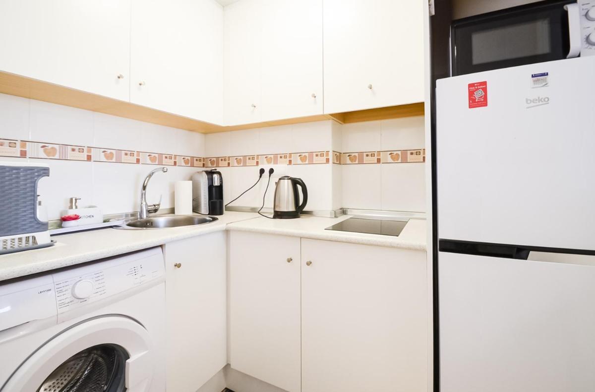 Schoene Wohnung Mit Pool , Wi-Fi Und Privat Garage Torrevieja Zewnętrze zdjęcie