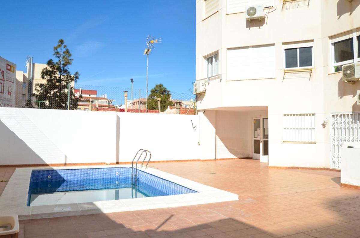 Schoene Wohnung Mit Pool , Wi-Fi Und Privat Garage Torrevieja Zewnętrze zdjęcie