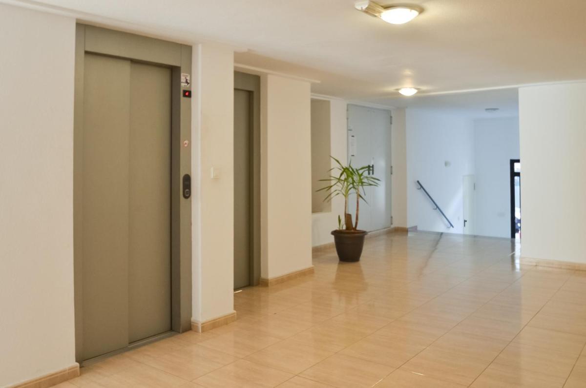 Schoene Wohnung Mit Pool , Wi-Fi Und Privat Garage Torrevieja Zewnętrze zdjęcie