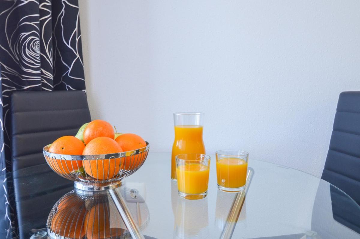 Schoene Wohnung Mit Pool , Wi-Fi Und Privat Garage Torrevieja Zewnętrze zdjęcie