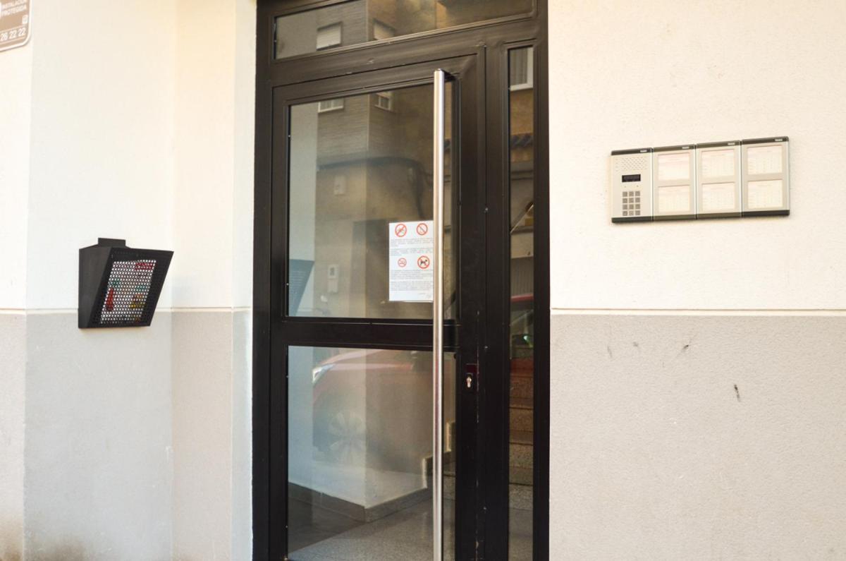 Schoene Wohnung Mit Pool , Wi-Fi Und Privat Garage Torrevieja Zewnętrze zdjęcie