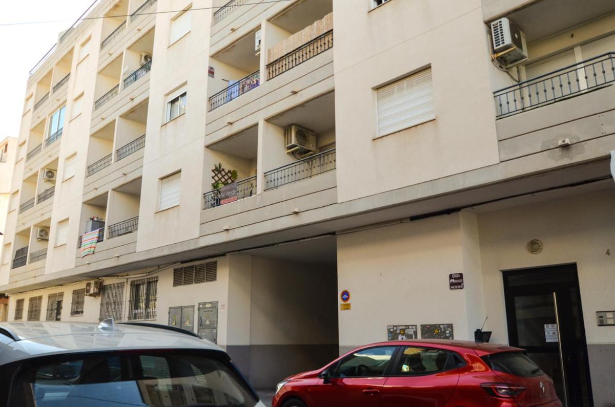 Schoene Wohnung Mit Pool , Wi-Fi Und Privat Garage Torrevieja Zewnętrze zdjęcie