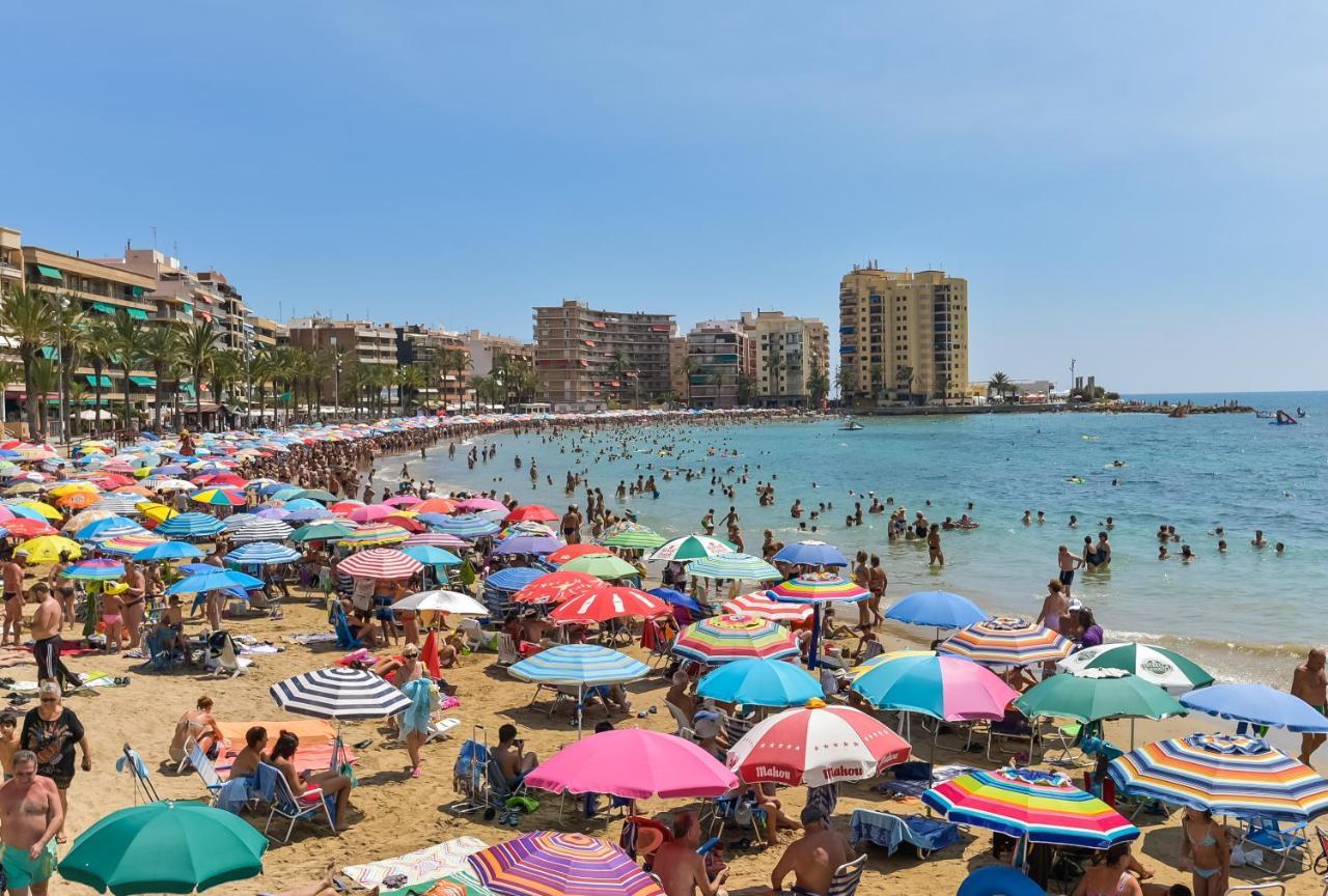 Schoene Wohnung Mit Pool , Wi-Fi Und Privat Garage Torrevieja Zewnętrze zdjęcie